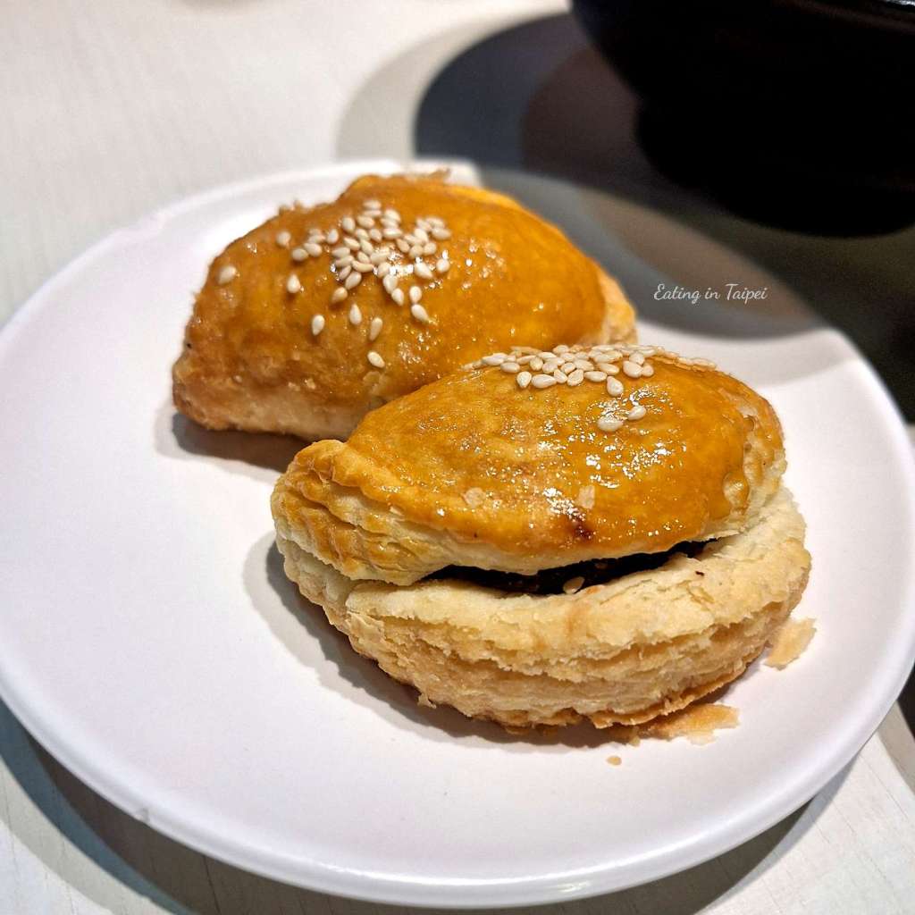 1976 hong kong restaurant baked bbq pork cake