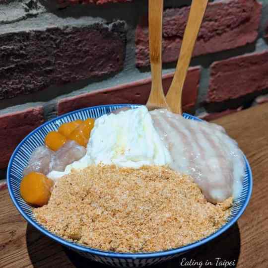 Meet Desserts - Sweetened taro and taro balls with mochi snowflake shaved ice